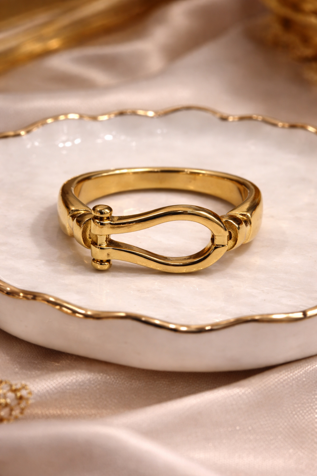 Claspé Finger Ring - HOJ