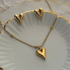 Heartelle Set – Elongated Heart Neckchain & Earrings