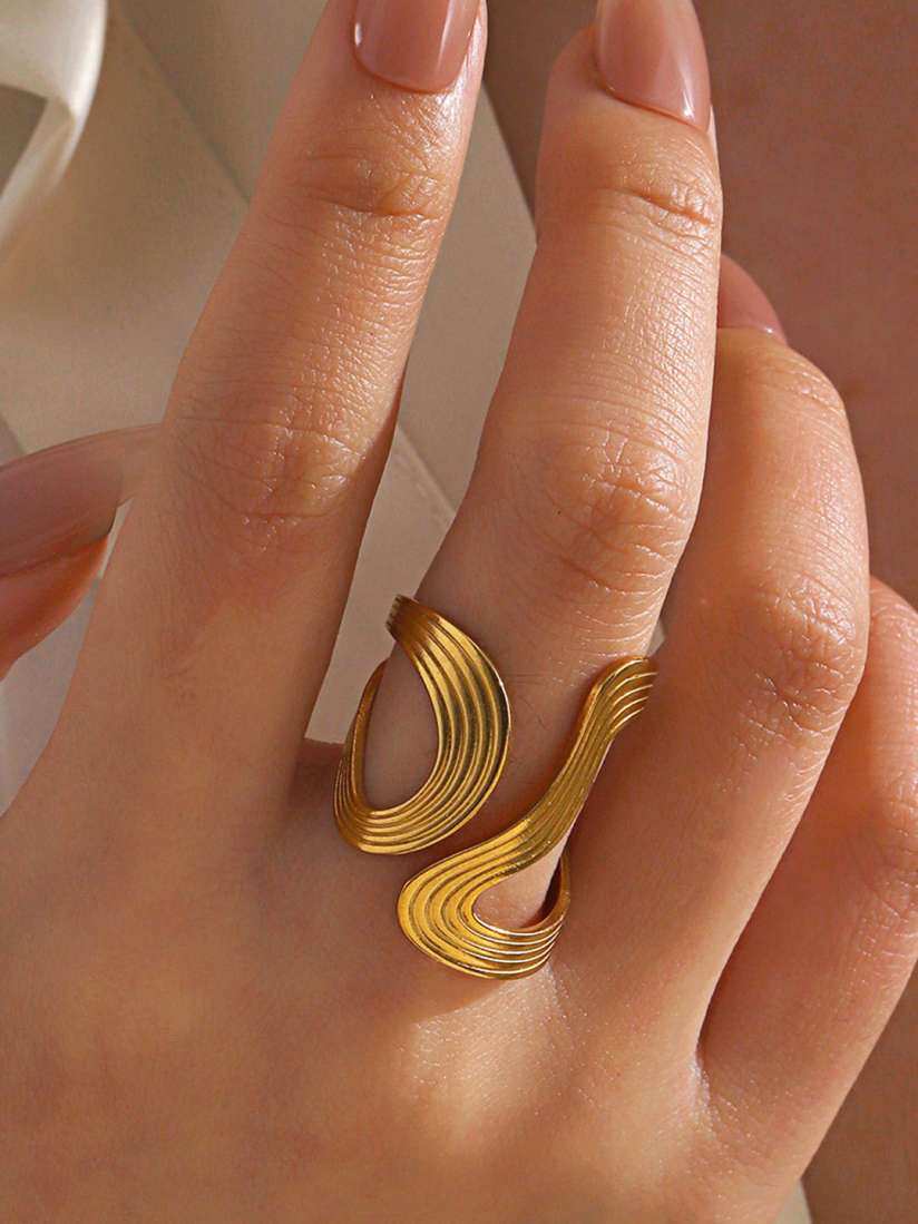 Swirlette Ring