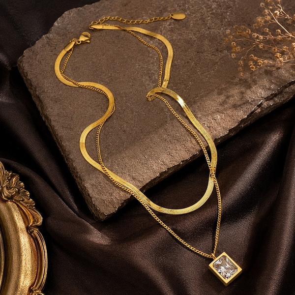 Lumique Layer Chain